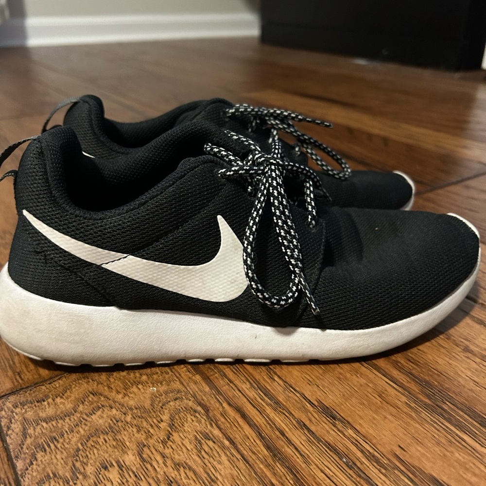 Nike Black and White Sneakers